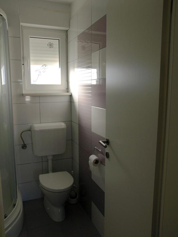 Apartman Lena *