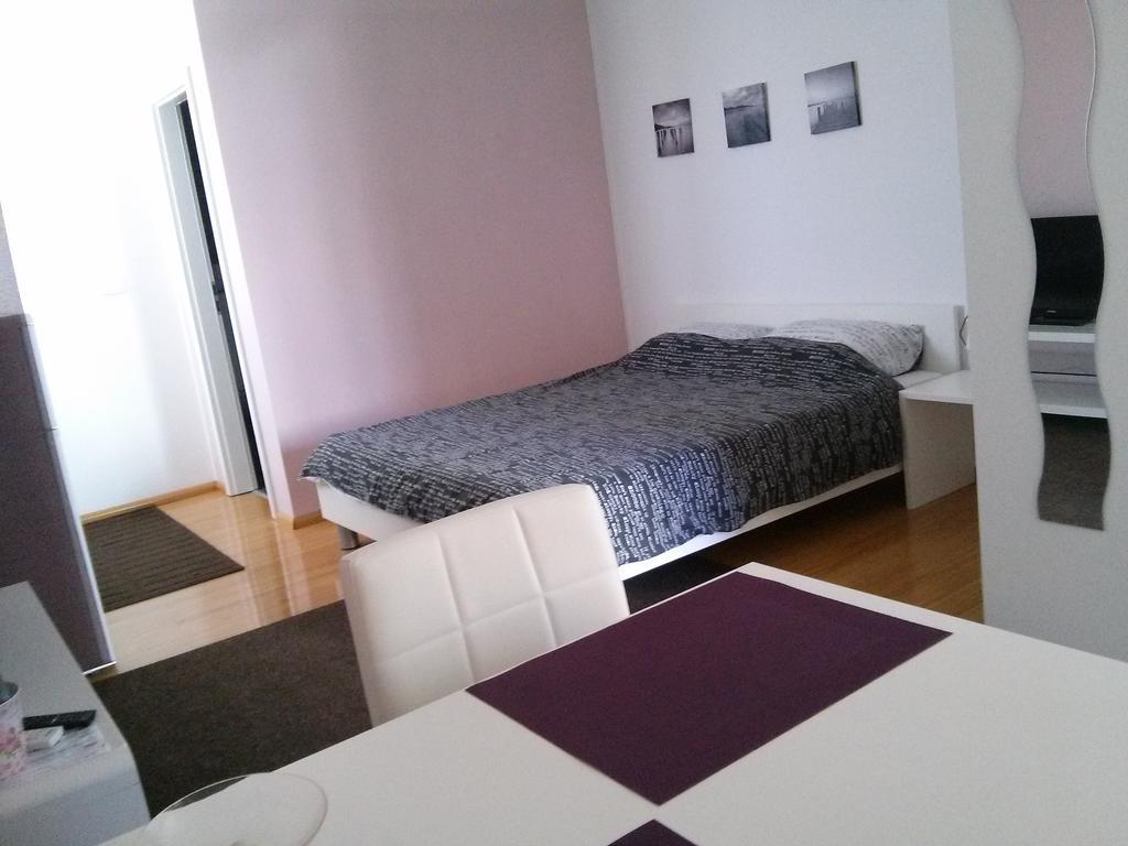 Lena Apartman Pula