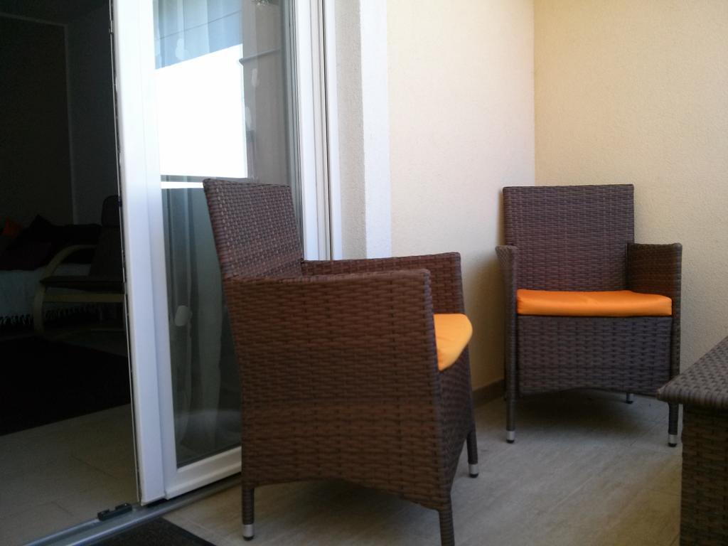 Apartman Lena *